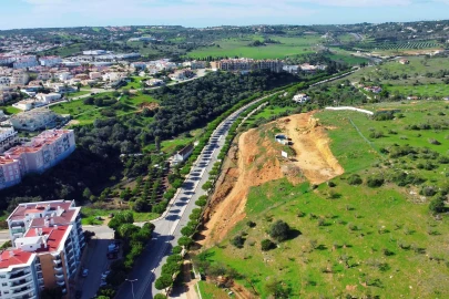 Terreno para Venda em Lagos (São Sebastião e Santa Maria)