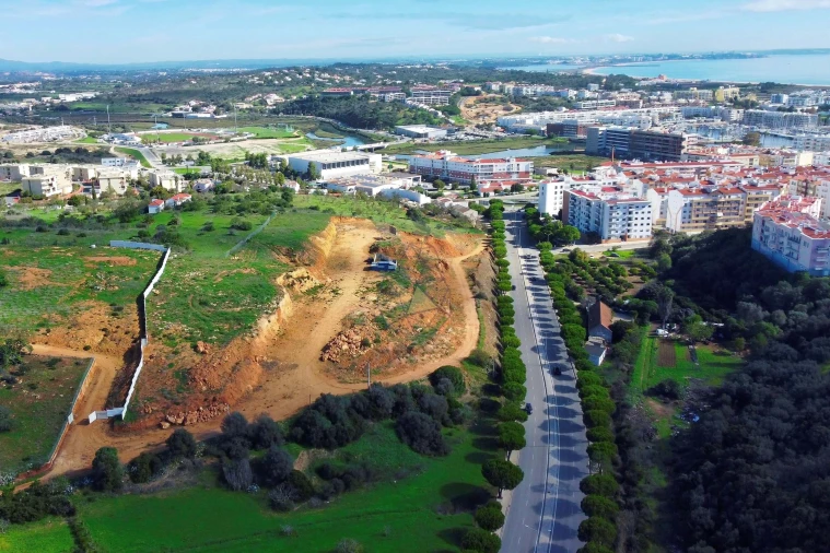Terreno para Venda em Lagos (São Sebastião e Santa Maria) Foto 9