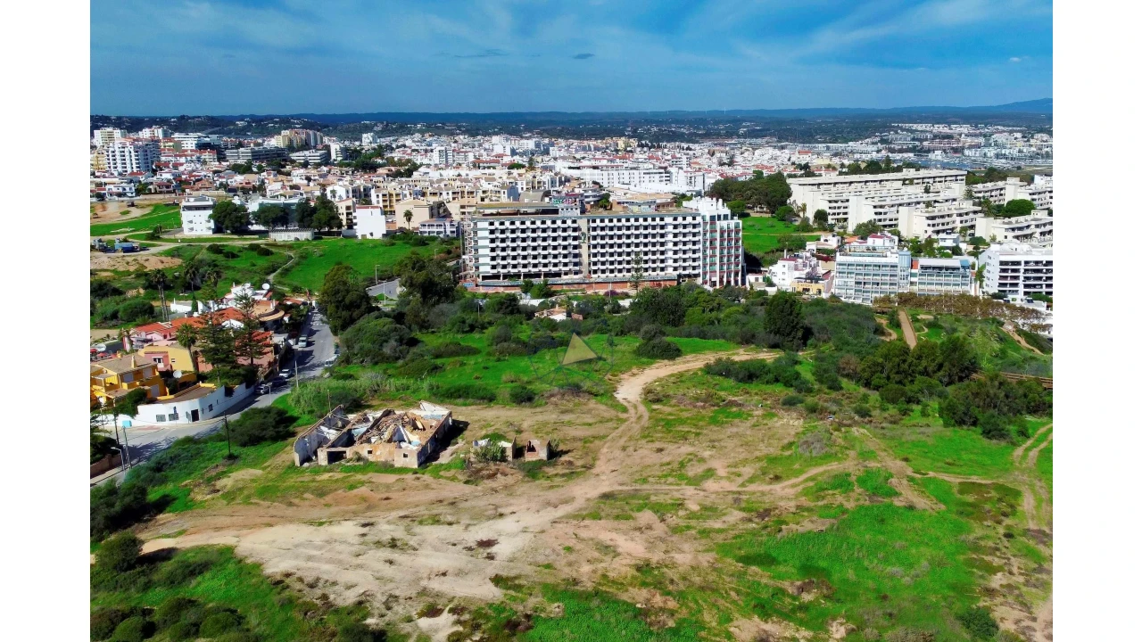 Terreno para Venda em Lagos (São Sebastião e Santa Maria) Foto 2