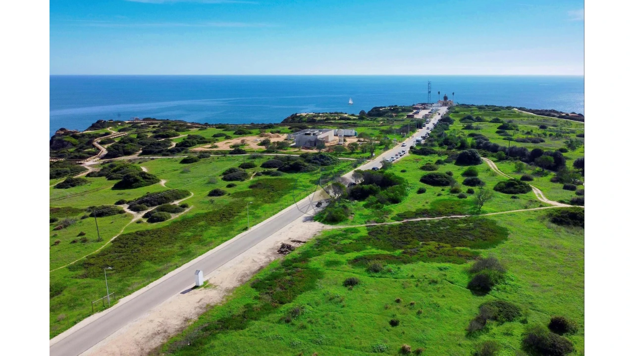Terreno para Venda em Lagos (São Sebastião e Santa Maria) Foto 3