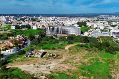 Terreno para Venda em Lagos (São Sebastião e Santa Maria)