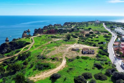 Terreno para Venda em Lagos (São Sebastião e Santa Maria)