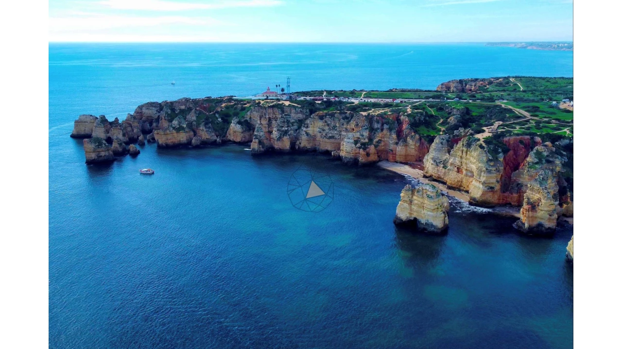 Terreno para Venda em Lagos (São Sebastião e Santa Maria) Foto 1