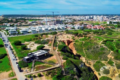 Terreno para Venda em Lagos (São Sebastião e Santa Maria)