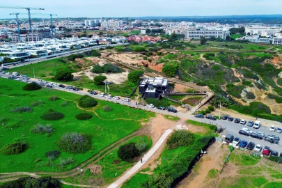 Terreno para Venda em Lagos (São Sebastião e Santa Maria)