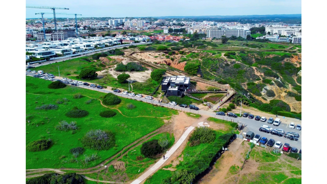 Terreno para Venda em Lagos (São Sebastião e Santa Maria) Foto 7