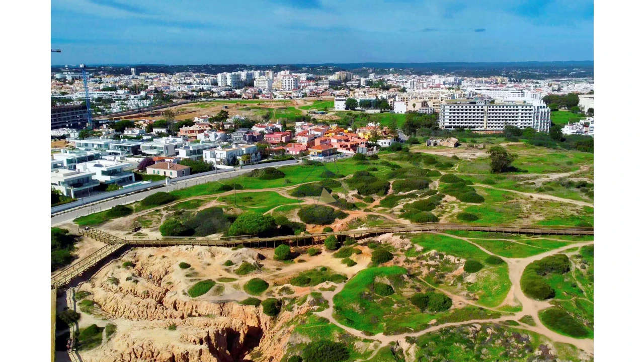 Terreno para Venda em Lagos (São Sebastião e Santa Maria) Foto 3