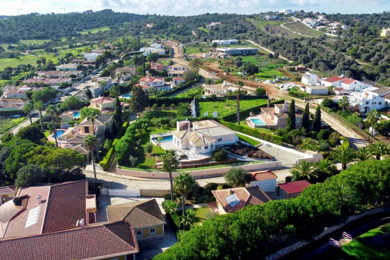Moradia T3 para Venda em Odiaxere Foto 53