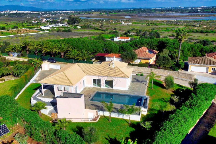 Moradia T3 para Venda em Odiaxere