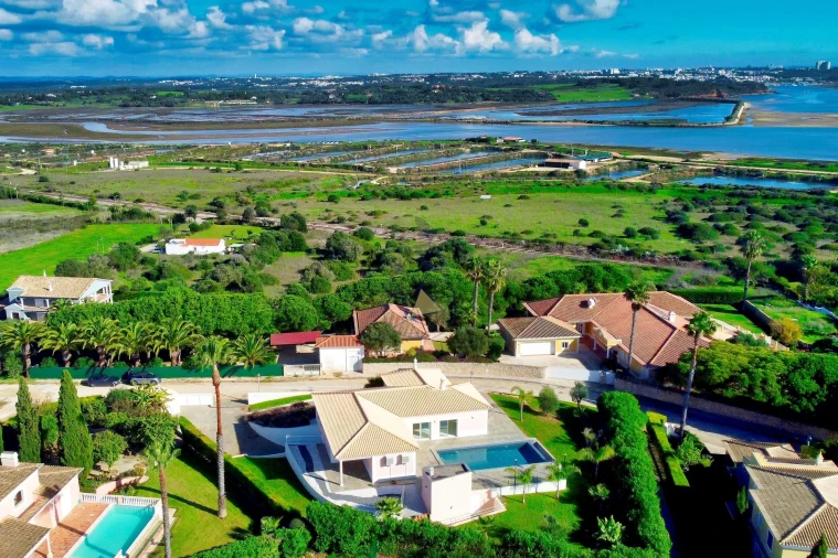Moradia T3 para Venda em Odiaxere Foto 23