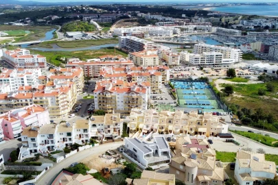 Moradia T4 para Venda em Lagos (São Sebastião e Santa Maria)