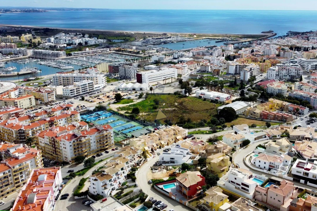 Moradia T4 para Venda em Lagos (São Sebastião e Santa Maria) Foto 2