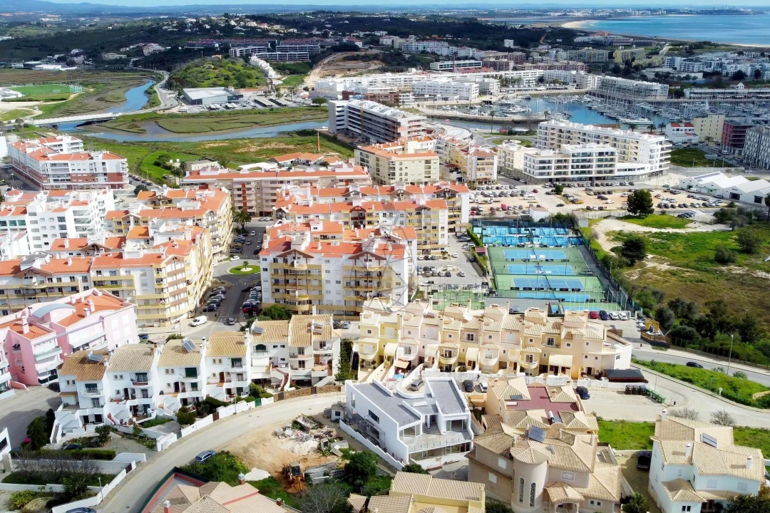 Moradia T4 para Venda em Lagos (São Sebastião e Santa Maria) Foto 37