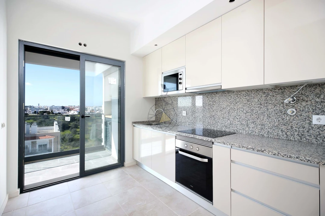 Apartamento T4 para Venda em Portimão Foto 2