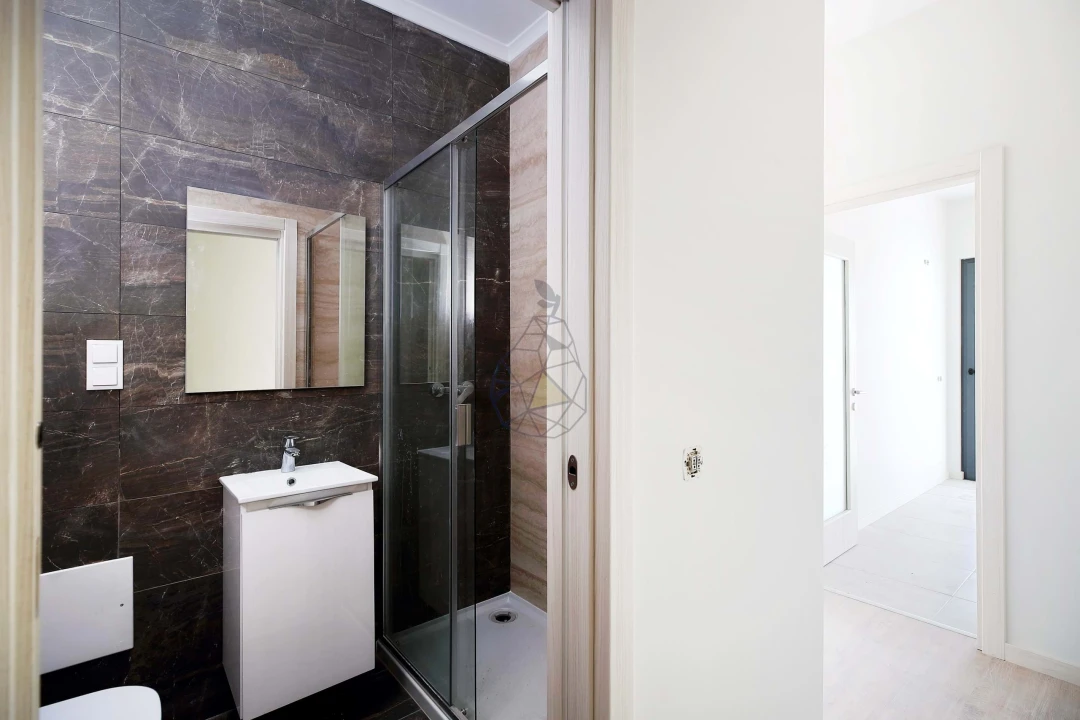 Apartamento T4 para Venda em Portimão Foto 5