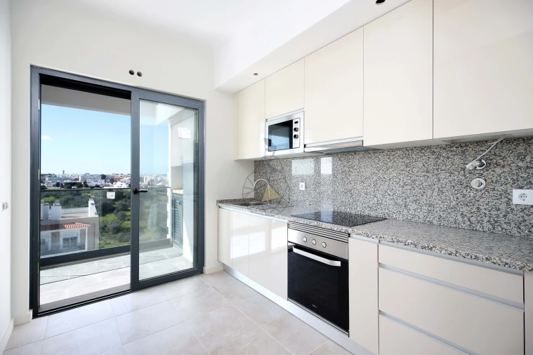 Apartamento T4 para Venda em Portimão Foto 2