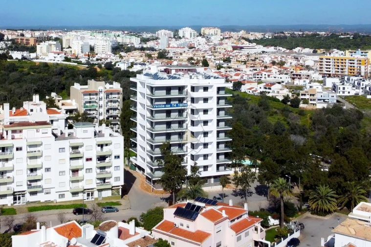 Apartamento T4 para Venda em Portimão Foto 35