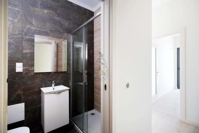 Apartamento T4 para Venda em Portimão Foto 5