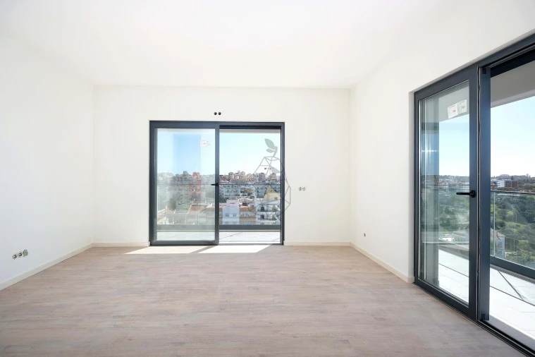 Apartamento T4 para Venda em Portimão Foto 7