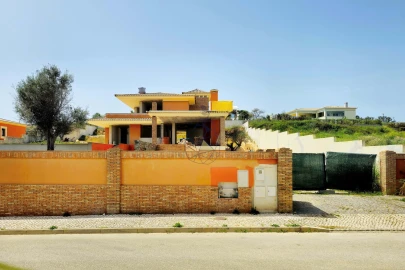 Moradia T4 para Venda em Lagos (São Sebastião e Santa Maria)