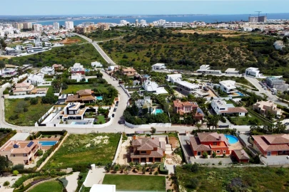 Moradia T4 para Venda em Lagos (São Sebastião e Santa Maria)