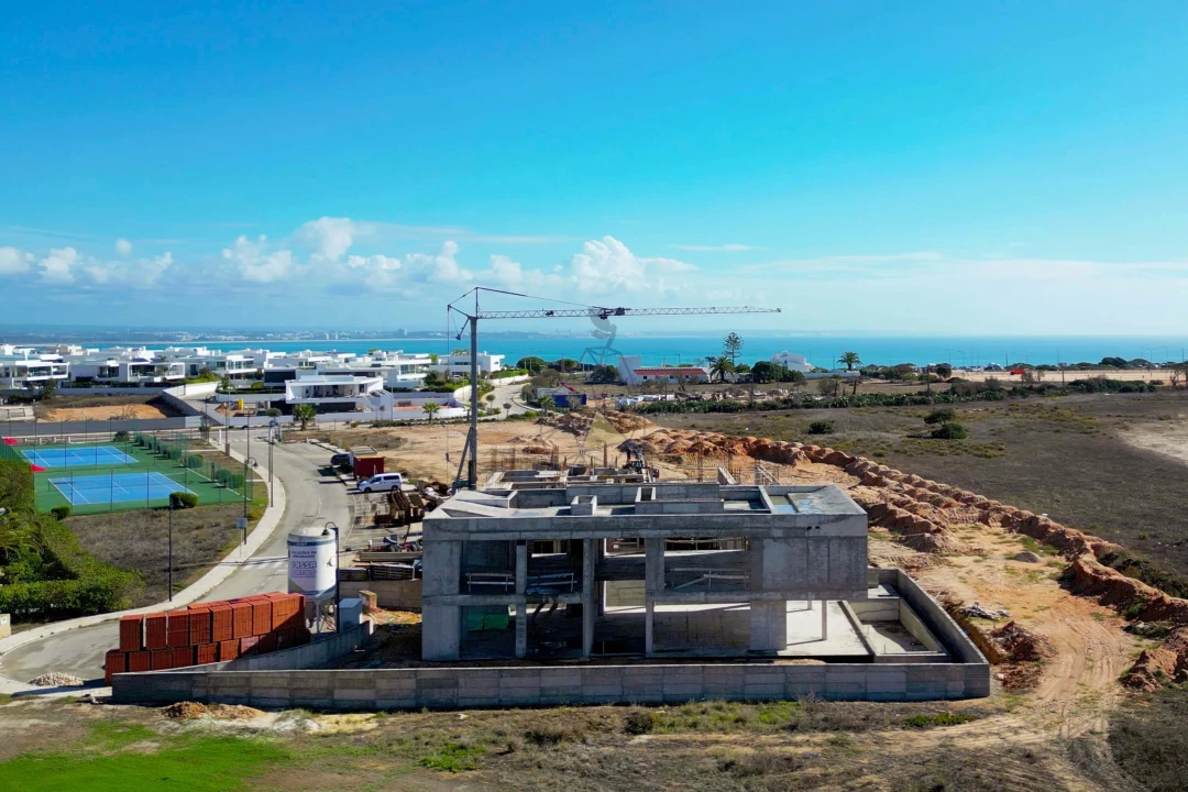 Moradia T4 para Venda em Lagos (São Sebastião e Santa Maria) Foto 1