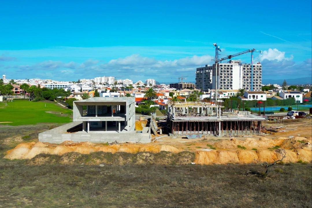 Moradia T4 para Venda em Lagos (São Sebastião e Santa Maria) Foto 2