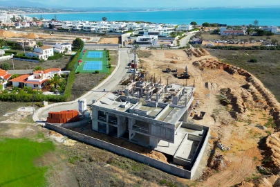 Moradia T4 para Venda em Lagos (São Sebastião e Santa Maria)