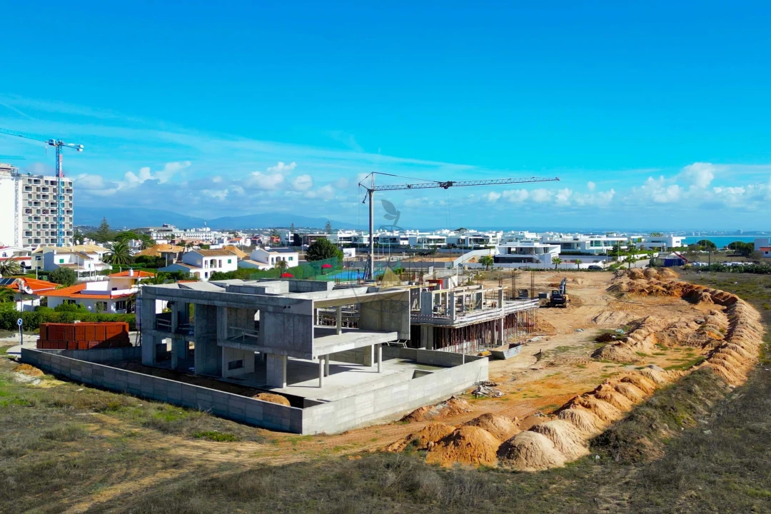 Moradia T4 para Venda em Lagos (São Sebastião e Santa Maria) Foto 4