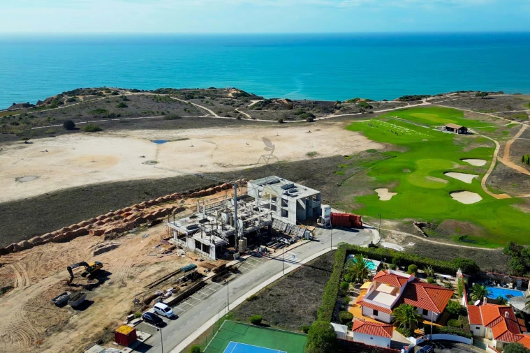 Moradia T4 para Venda em Lagos (São Sebastião e Santa Maria) Foto 23