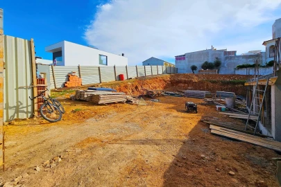 Moradia T3 para Venda em Estômbar e Parchal