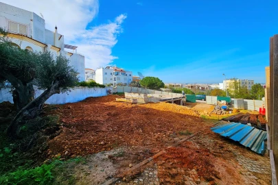 Moradia T3 para Venda em Estômbar e Parchal