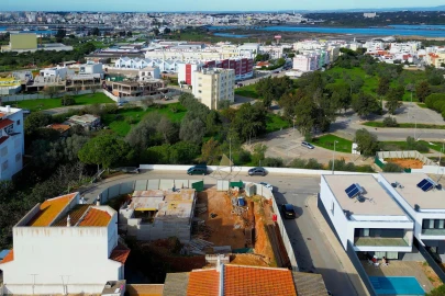 Moradia T3 para Venda em Estômbar e Parchal