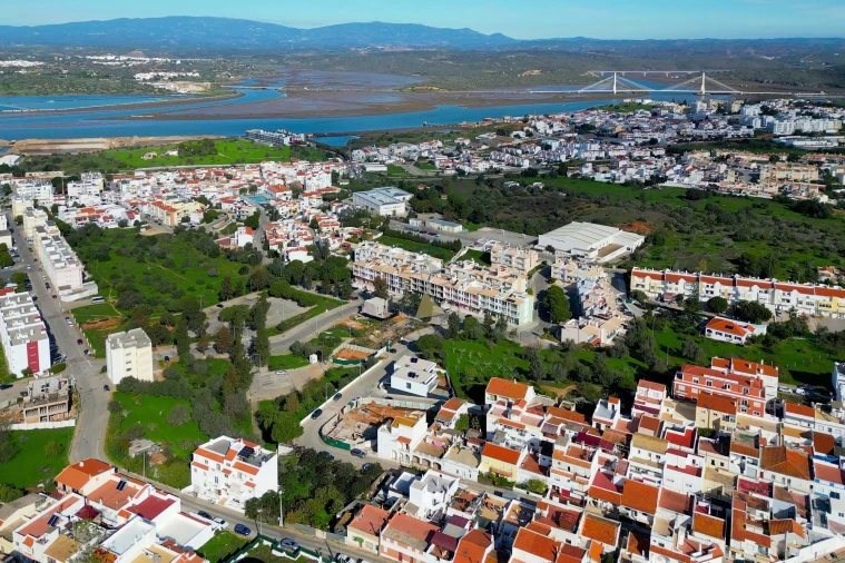 Moradia T3 para Venda em Estômbar e Parchal Foto 24