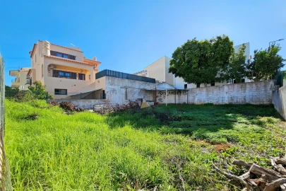 Terreno para Venda em Estômbar e Parchal