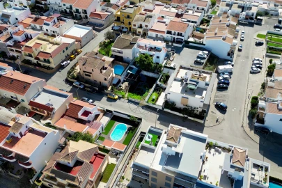 Terreno para Venda em Estômbar e Parchal