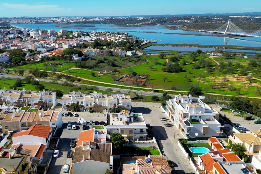 Terreno para Venda em Estômbar e Parchal Foto 3