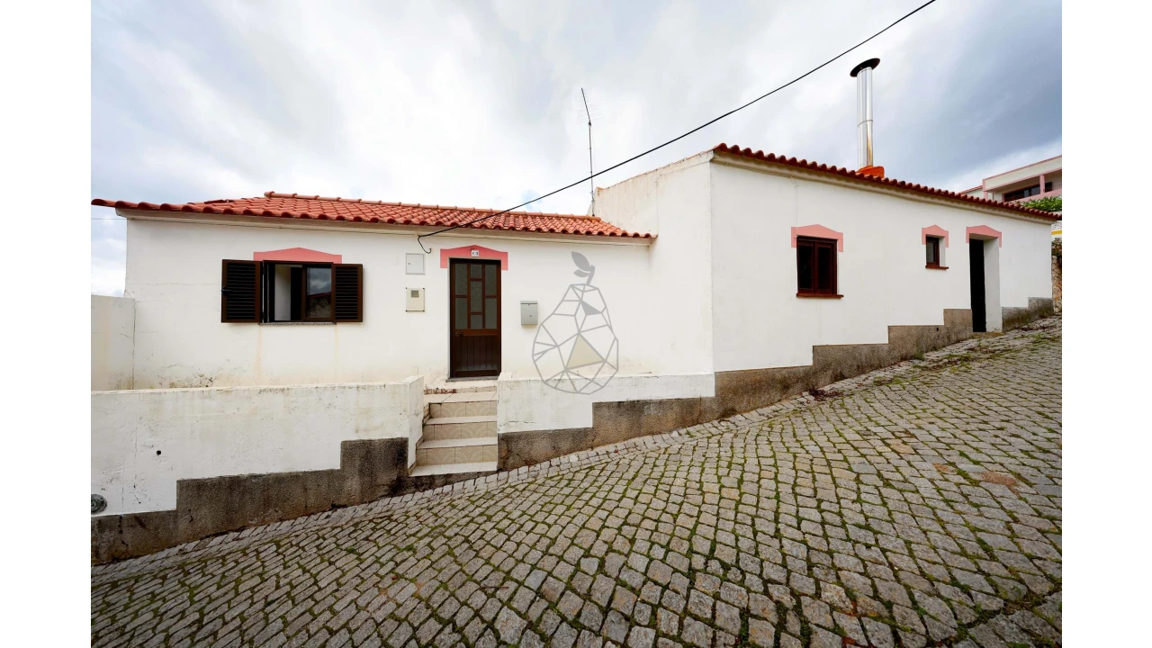 Moradia T2 para Venda em Marmelete Foto 4