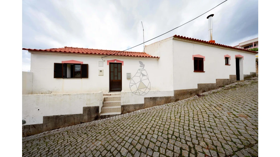 Moradia T2 para Venda em Marmelete Foto 4