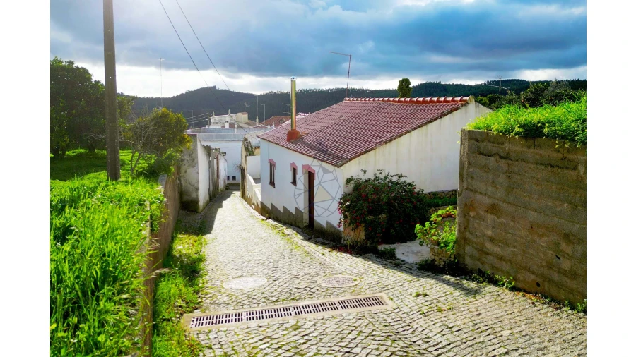 Moradia T2 para Venda em Marmelete Foto 3