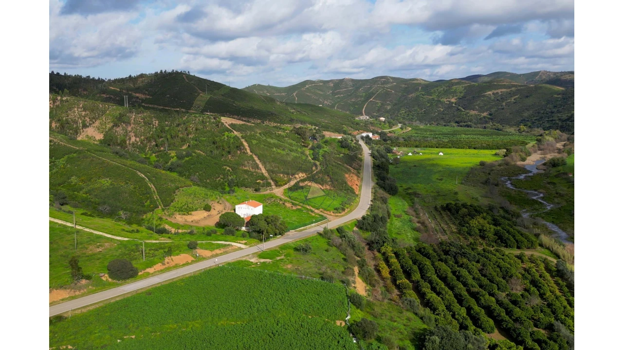 Quinta T2 para Venda em Alferce Foto 7