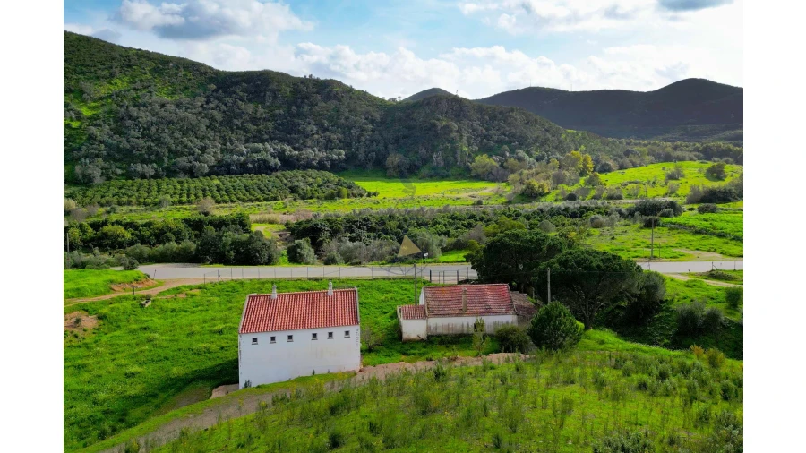 Quinta T2 para Venda em Alferce Foto 2