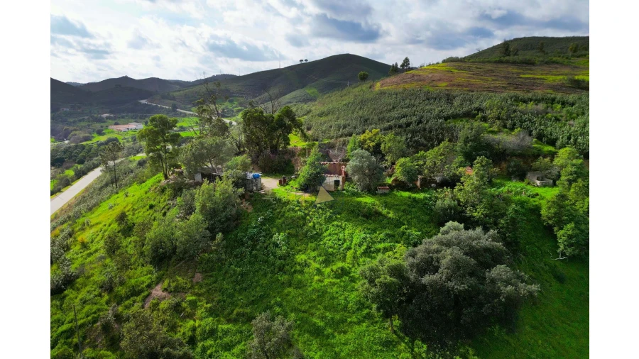 Quinta T2 para Venda em Alferce Foto 13