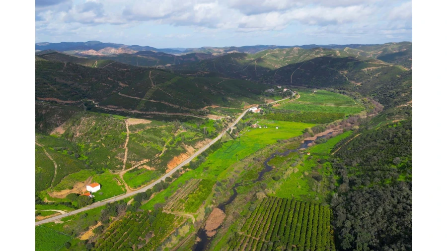 Quinta T2 para Venda em Alferce Foto 15