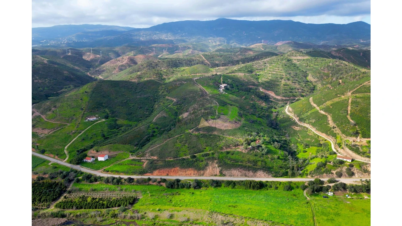 Quinta T2 para Venda em Alferce Foto 19