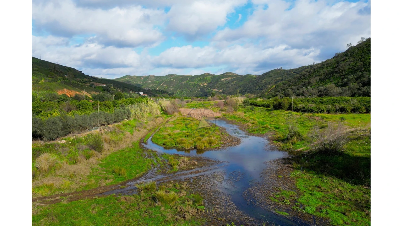 Quinta T2 para Venda em Alferce Foto 4