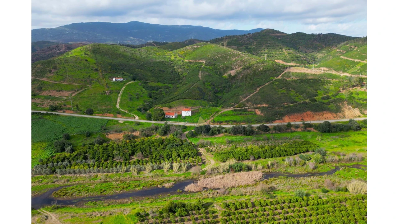 Quinta T2 para Venda em Alferce Foto 3