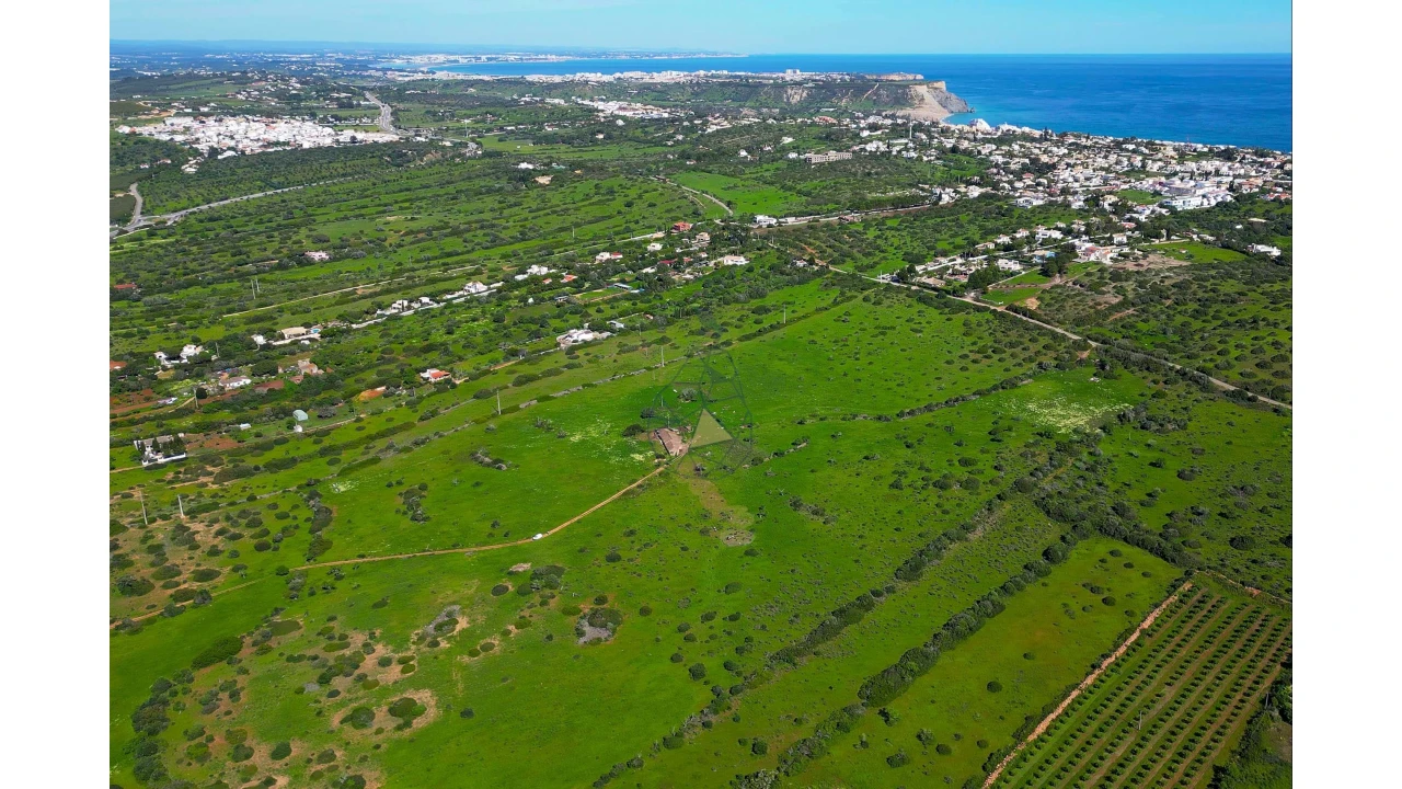 Quinta para Venda em Luz Foto 3