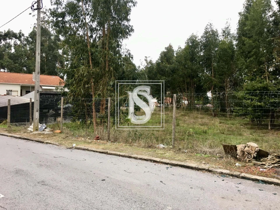 Terreno para Venda em Fânzeres e São Pedro da Cova Foto 3