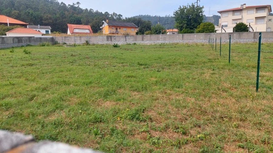 Terreno para Venda em Amares e Figueiredo